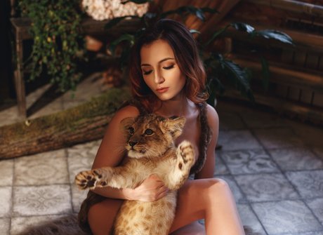 黒檀の指入れオンリーファンズ セクシーヌード 写真