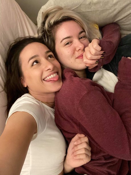 黒檀の熟女オンリーファンズ アダルト無料 画像