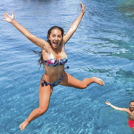 Neslihan Oztuerk XXXモデル 画像