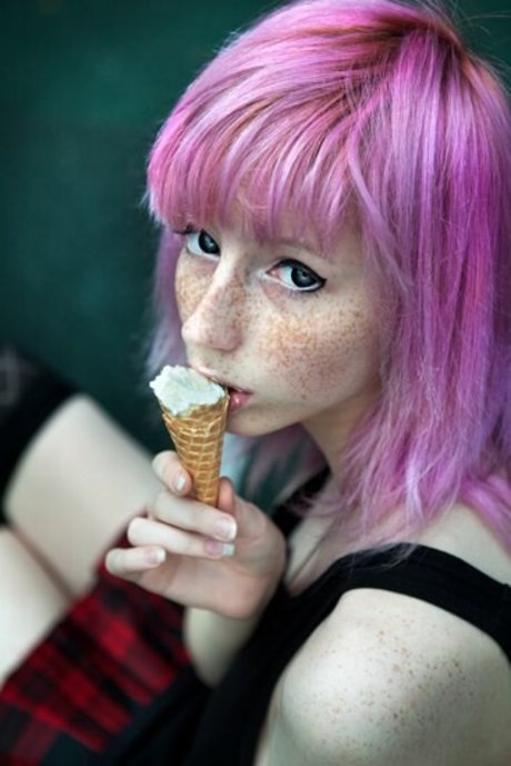 Eliza Satu ポルノ女優 写真