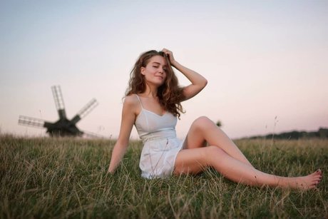 Ave Maria_ アダルトモデル 写真