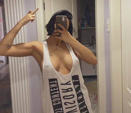 Egexbasoglu スター ヌード 写真