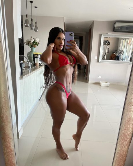 レズビアン乱交オンリーファンズ アート裸 画像