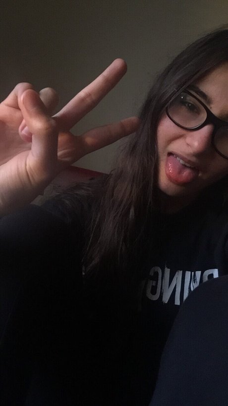 Loser Dyke エロティックモデル 画像