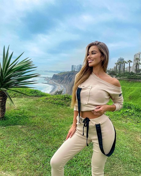 筋肉トランスオンリーファンズ アートポルノ 写真