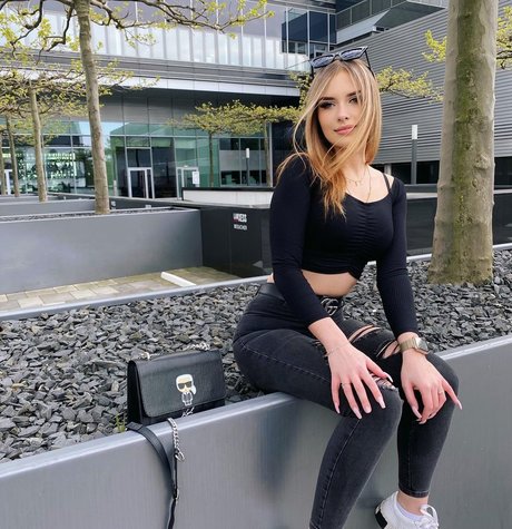 金髪の筋肉オンリーファンズ 無料アダルト 写真