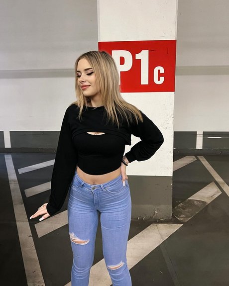 マンコに射精 オンリーファンズ 無料セックス アーカイブ