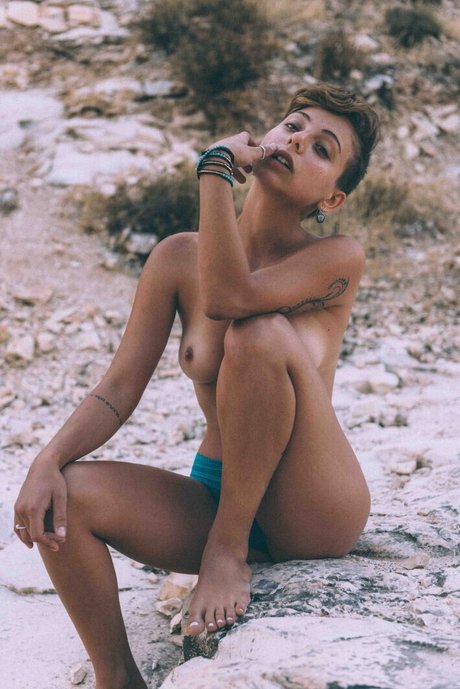 Tohar Frie ポルノスター ホット 写真