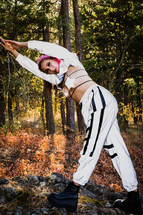 Bass Angel_ 美しい女優 画像