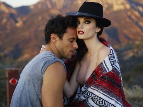 フラットオンリーファン ホットセクシー 画像