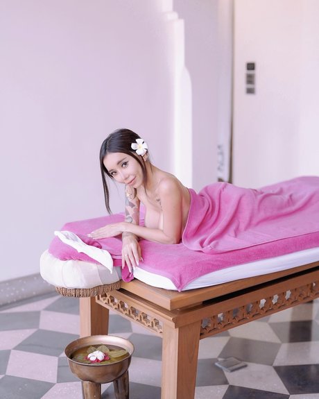 Leng Yein かわいいモデル 写真