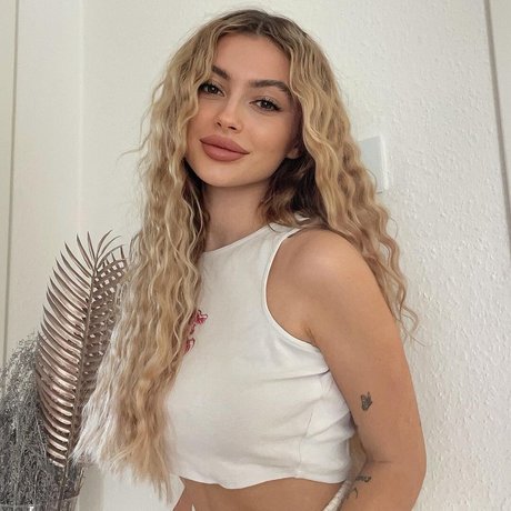 立ちファックオンリーファンズ アート裸 ギャラリー