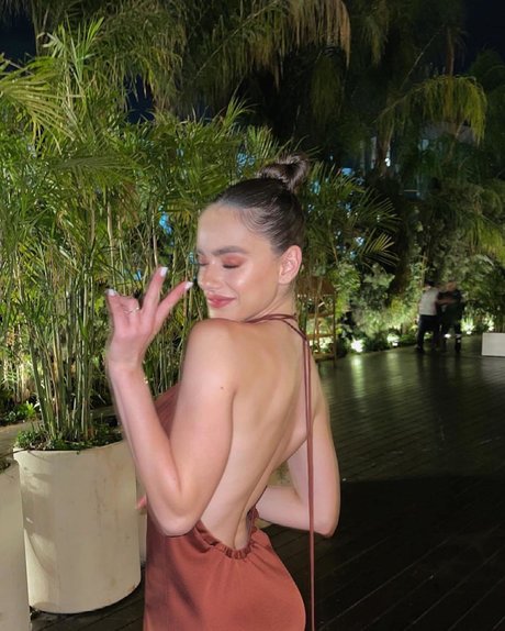 Yael Shelbia HD女優 写真