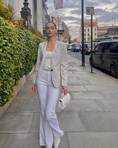 Yael Shelbia 美しいモデル 画像