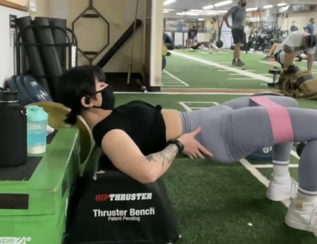 熟女オナニーオンリーファンズ ヌード 画像