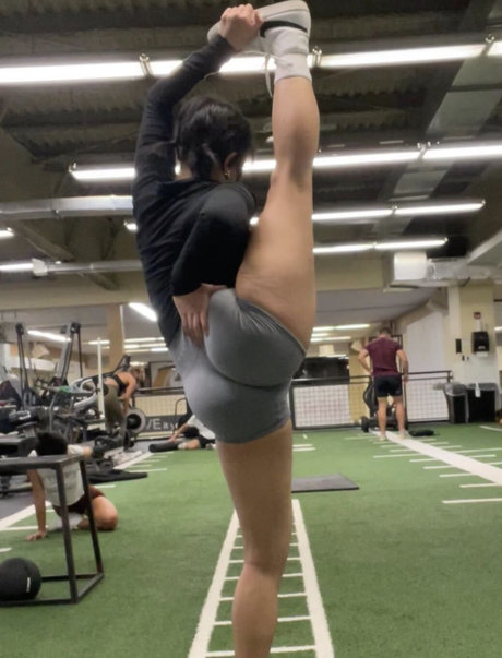 日本の熟女オンリーファンズ 美しいポルノ 写真