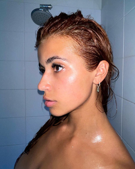 Ambra Guiotto ヌードモデル 写真