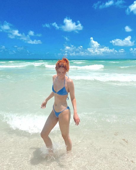 Ana Saia_ ホットなポルノスター 写真