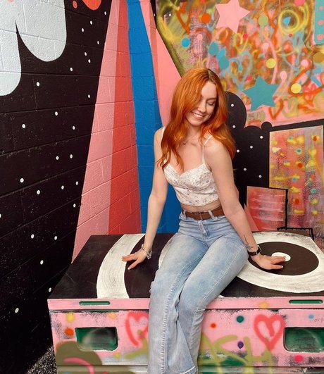 Ana Saia_ スター ヌード 画像