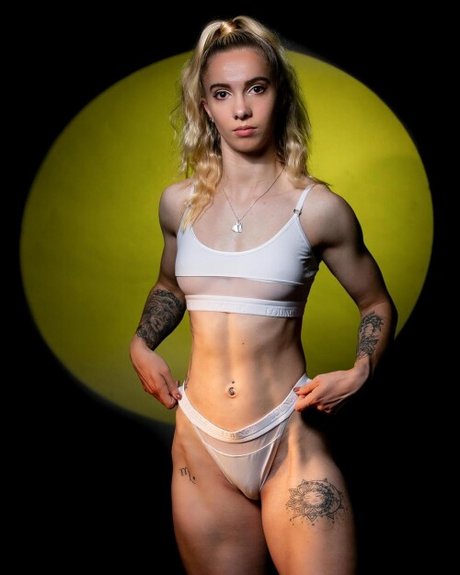 Caitlin Wade エロティックなポルノスター アーカイブ