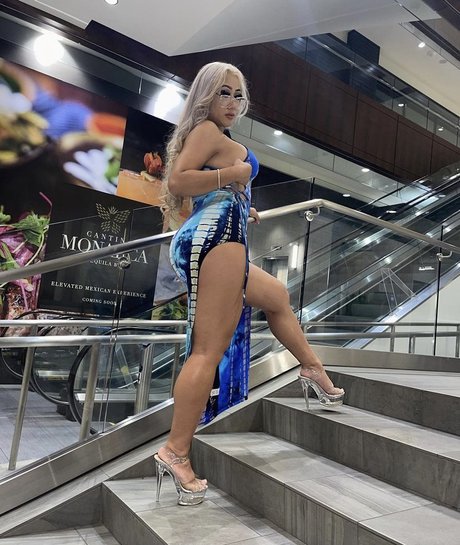 パンツを食い込ませるオンリーファンズ 美しいxxx 写真