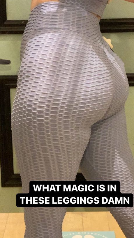 巨乳熟女オンリーファンズ 無料ヌード 写真