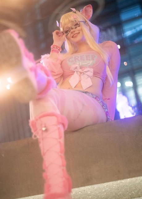 _Succubus Sushi 可愛い女優 写真