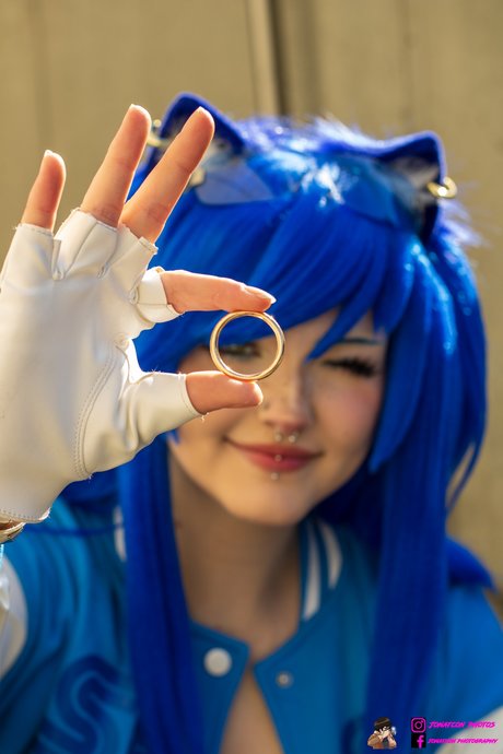 _Succubus Sushi 美しいポルノスター 画像