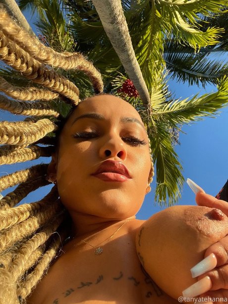 Tanya Tehanna_ トップモデル 写真