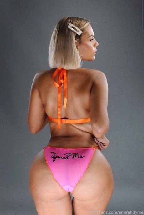 陸軍の熟女オンリーファンズ アートヌード アーカイブ