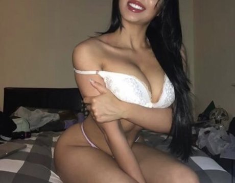 ヌードアジア人オンリーファンズ アダルト 写真