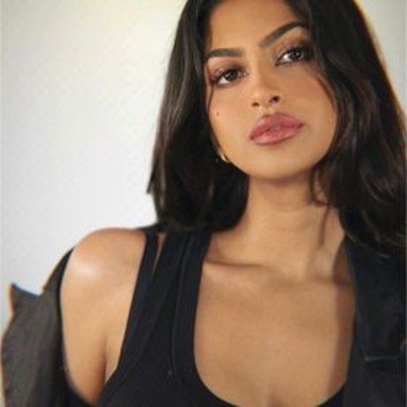 Shreya Arun_ エロティックなスター 画像