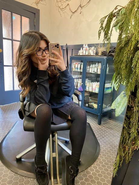 オイルを塗った巨乳オンリーファンズ アートxxx ギャラリー