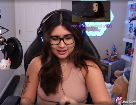 オンリーファンズの動画 エロチック 写真