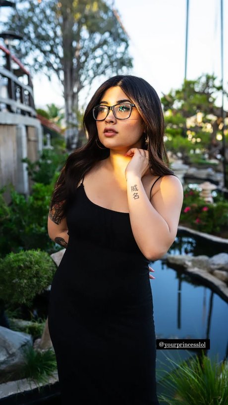 フィットネス熟女オンリーファンズ アートxxx 画像