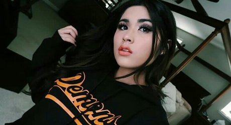 足 マンコ オンリーファンズ ポルノ 写真