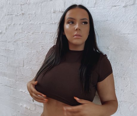 Courtney Maloney ポルノスター セックス 写真