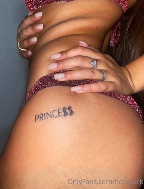 Fiona Duraku_ モデル 写真