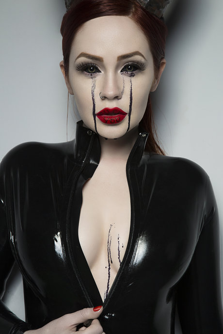 Margarita Dirge ヌードモデル ギャラリー