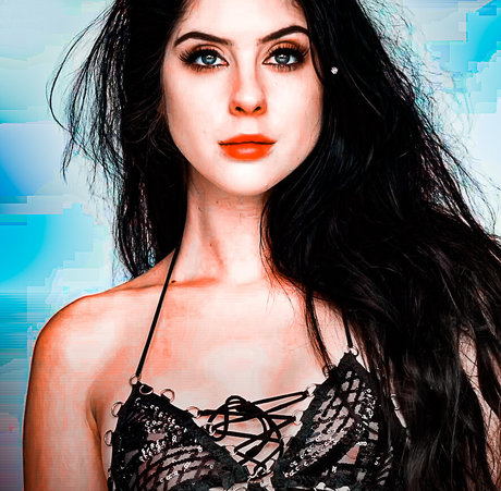 小さなおっぱいオンリーファンズ 美しい 画像