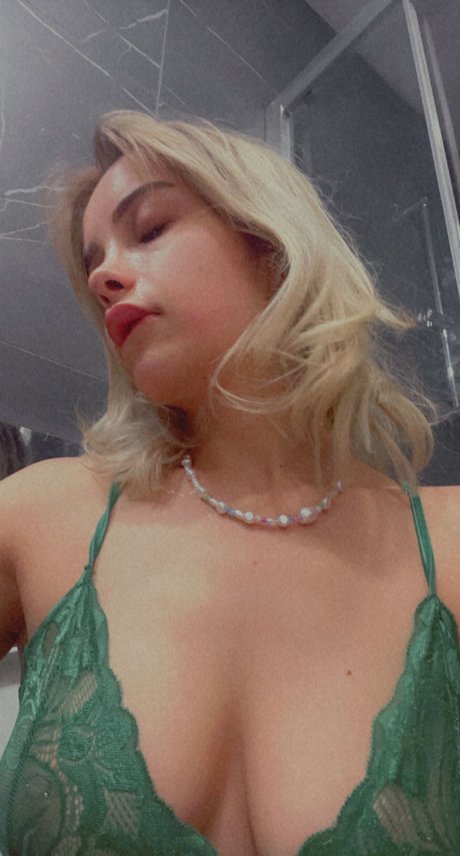 ホットなオンリーファンズ 無料エロ 画像