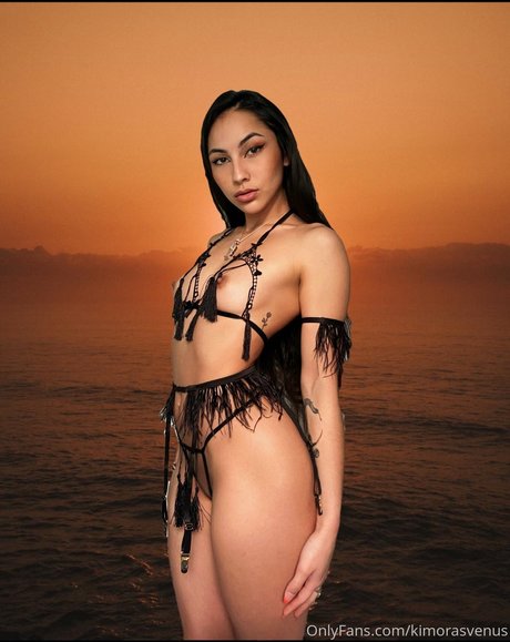 曲線美の女の子オンリーファンズ ホット アーカイブ