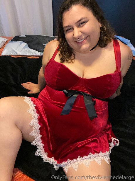 Theviviennedelarge ポルノスター ヌード 画像