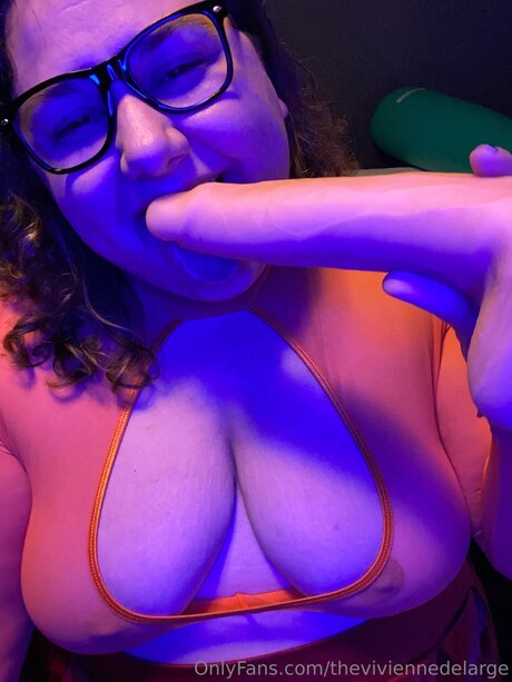 Theviviennedelarge スターセックス 写真