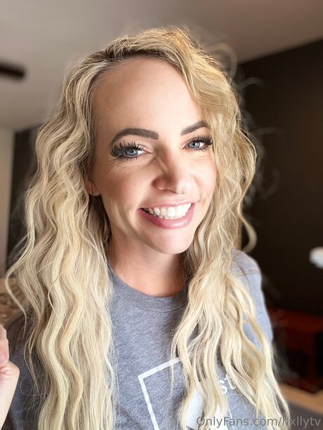 Hxllytv ポルノスター HD 写真