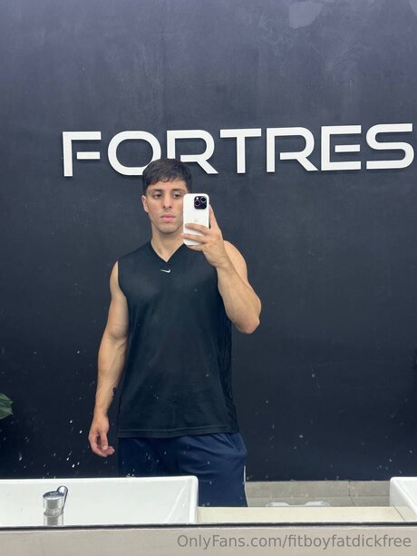 Fitboyfatdickfree セックスポルノスター アーカイブ
