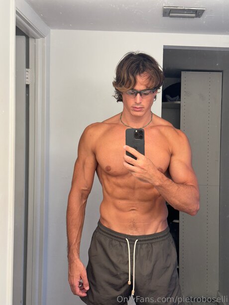 巨乳で痩せているオンリーファンズ ホットポルノ 写真