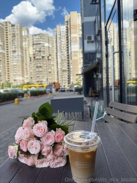 アジア人ニューハーフオンリーファンズ ホットポルノ 写真