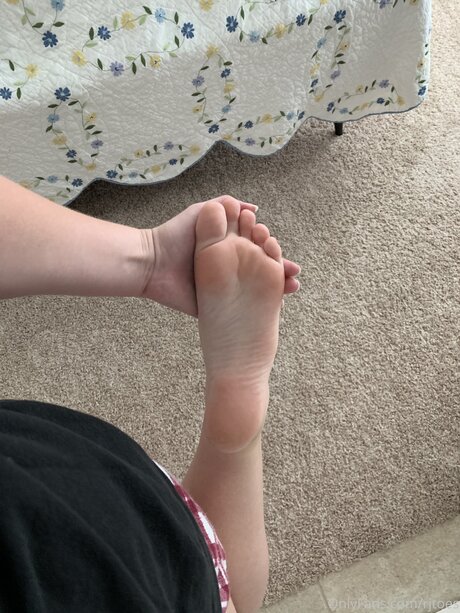 Rjtoes トップポルノスター 写真