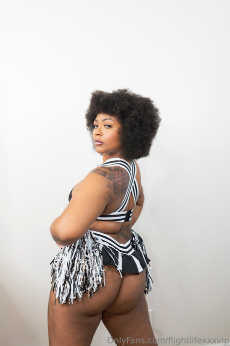 モンスターコックオンリーファンズ 無料エロ 写真